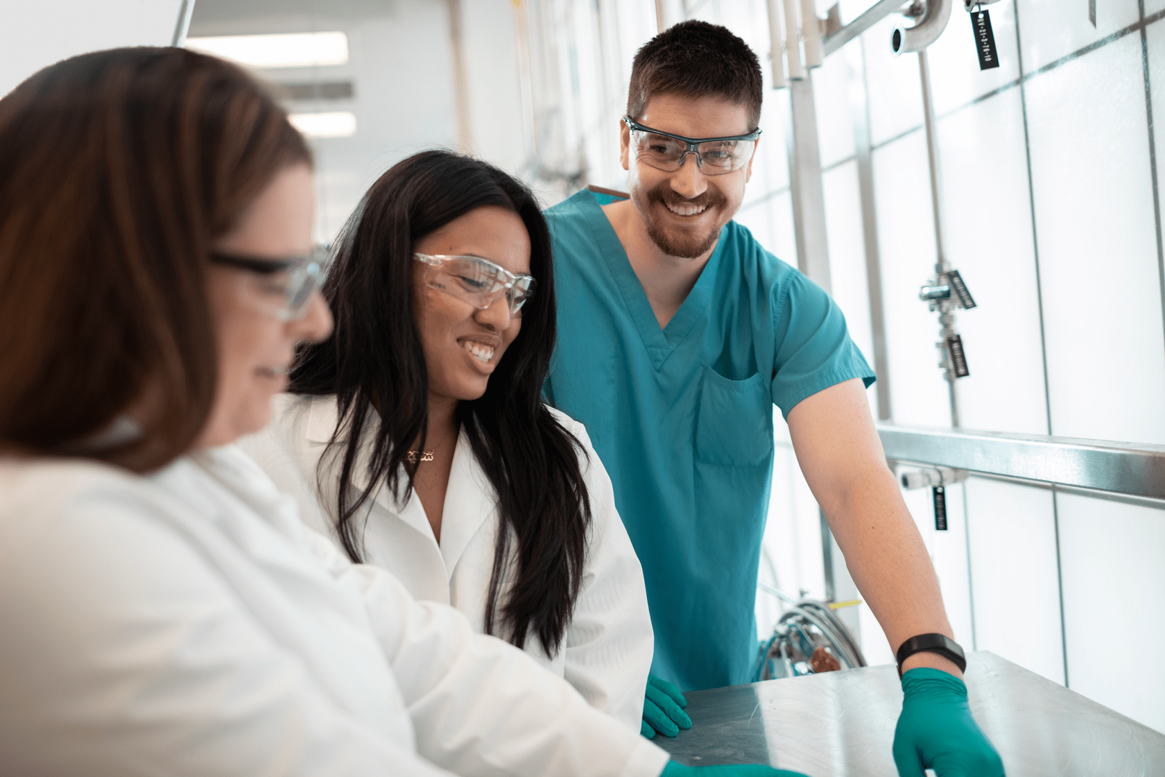 Closeup_Three_In_Lab_Horiz-1680x1120